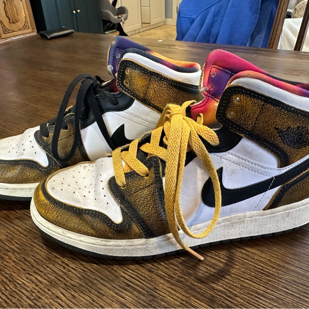 Jordan Black and White Sneakers Classic Style